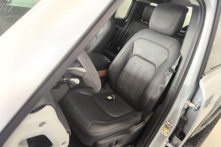 Used Land Rover Defender 2022 110 P400 Dark Edition Left Front Seat