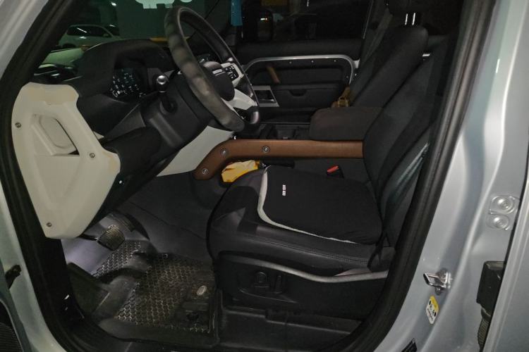 Used Land Rover Defender 2022 110 P400 Dark Edition Left Front Seat
