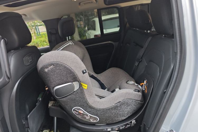 Used Land Rover Defender 2022 110 P400 Dark Edition Left Rear Seat