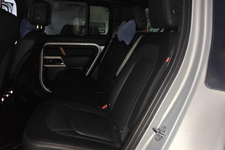 Used Land Rover Defender 2022 110 P400 X-DYNAMIC HSE Left Rear Seat