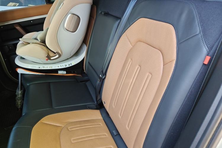 Used Land Rover Defender 2022 110 P400 X Left Rear Seat