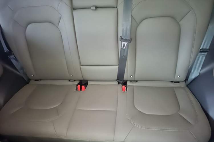 Used Land Rover Defender 2022 90 3.0T P400 XS Left Rear Seat