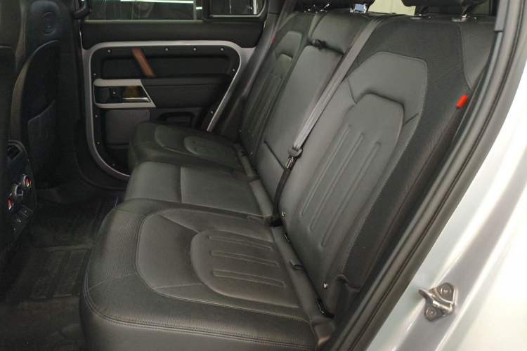 Used Land Rover Defender 2022 110 P400 X-DYNAMIC HSE Left Rear Seat