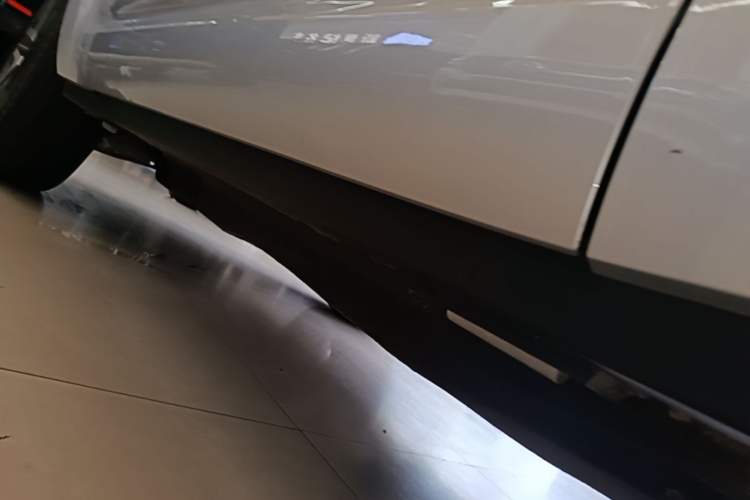 Used Land Rover Defender 2022 90 3.0T P400 XS Left Side Sill