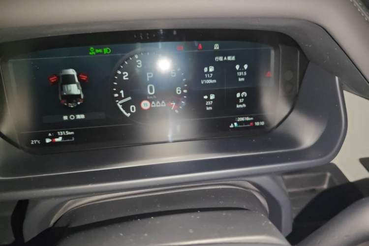 Used Land Rover Defender 2022 110 P400 Dark Edition Odometer Close Up