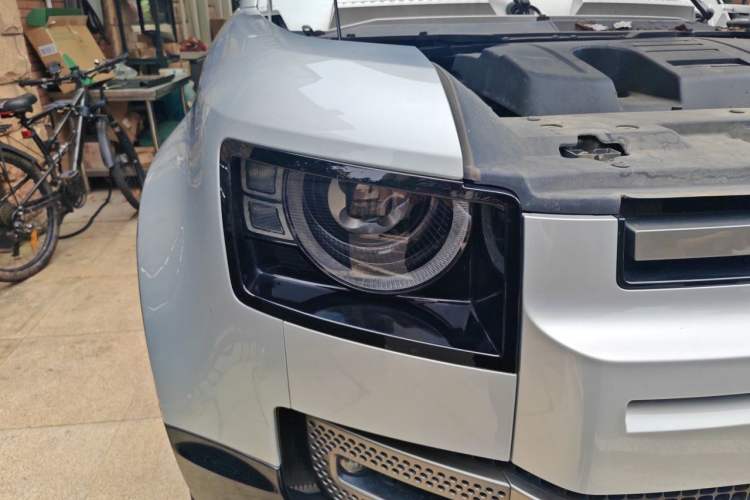Used Land Rover Defender 2022 110 P400 X-DYNAMIC HSE Right Front Headlight