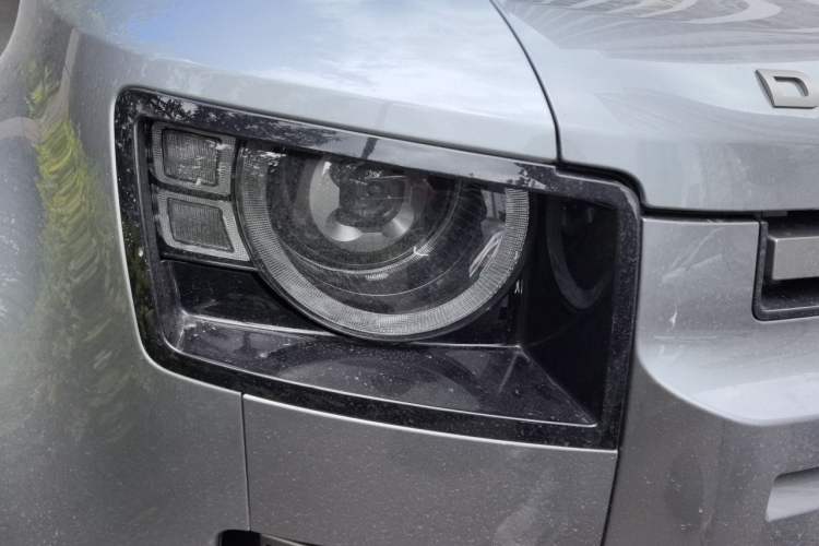 Used Land Rover Defender 2022 110 P400 X-DYNAMIC HSE Right Front Headlight