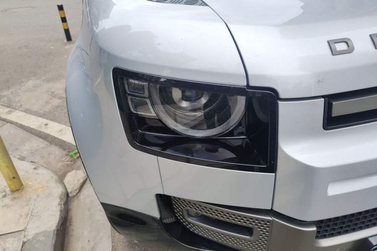 Used Land Rover Defender 2022 110 P400 X-DYNAMIC HSE Right Front Headlight