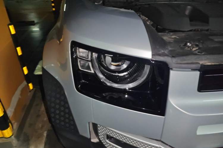 Used Land Rover Defender 2022 110 P400 Dark Edition Right Front Headlight