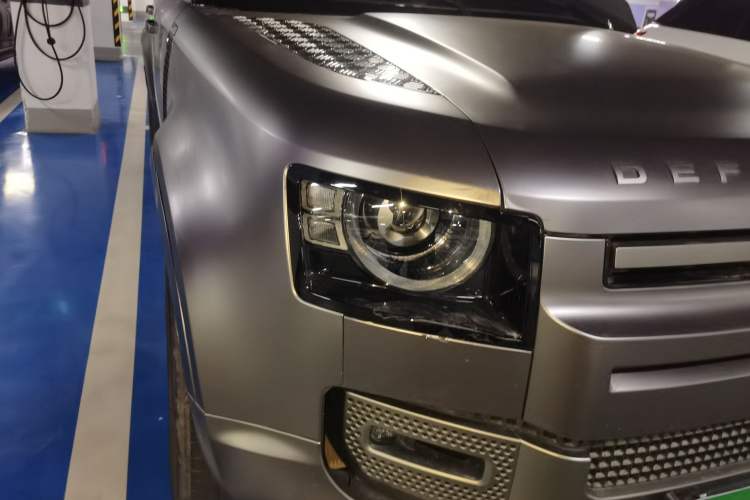 Used Land Rover Defender 2022 110 P400 X-DYNAMIC HSE Right Front Headlight