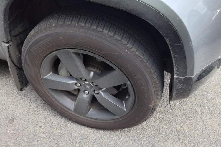 Used Land Rover Defender 2022 110 P400 X-DYNAMIC HSE Right Front Wheel Hub