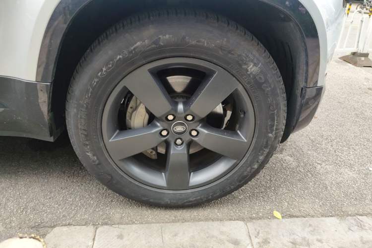 Used Land Rover Defender 2022 110 P400 X-DYNAMIC HSE Right Front Wheel Hub