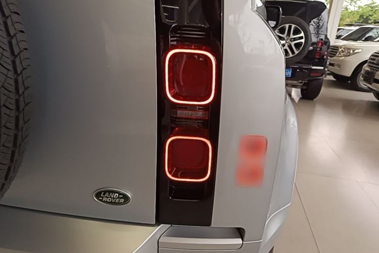Used Land Rover Defender 2022 90 3.0T P400 XS Right Rear Taillight