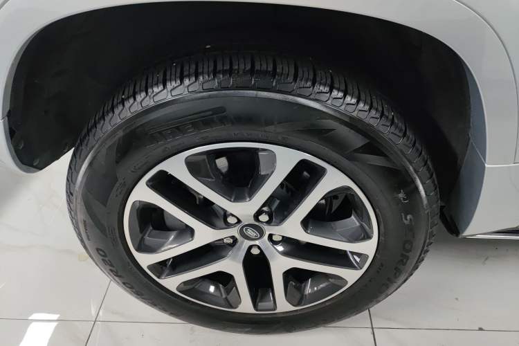 Used Land Rover Defender 2022 90 3.0T P400 XS Right Rear Wheel Hub