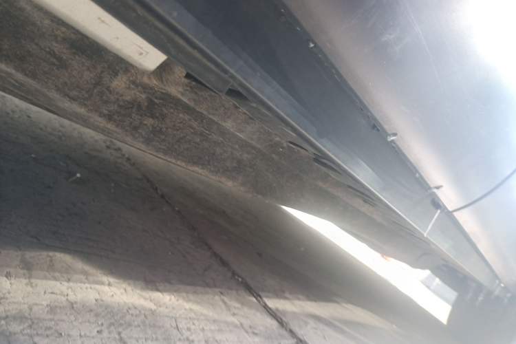 Used Land Rover Defender 2022 110 P400 Dark Edition Right Side Sill
