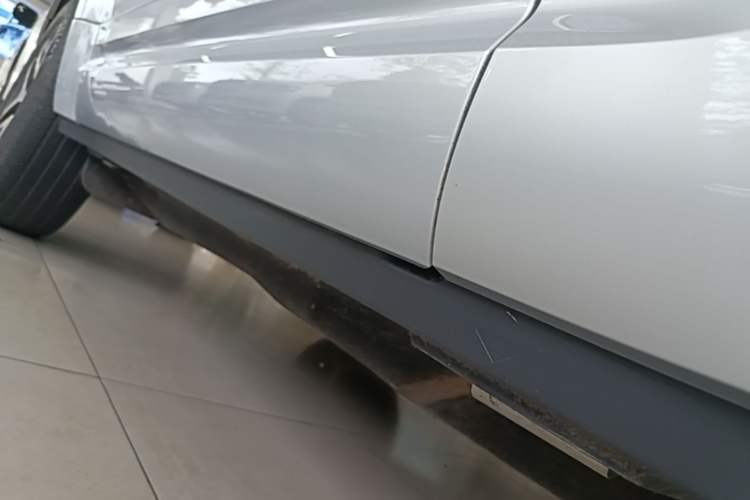 Used Land Rover Defender 2022 90 3.0T P400 XS Right Side Sill