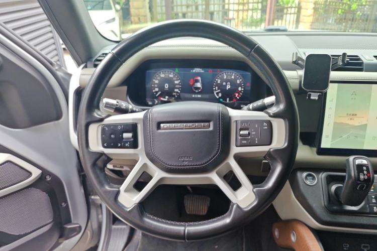 Used Land Rover Defender 2022 110 P400 X-DYNAMIC HSE Steering Wheel