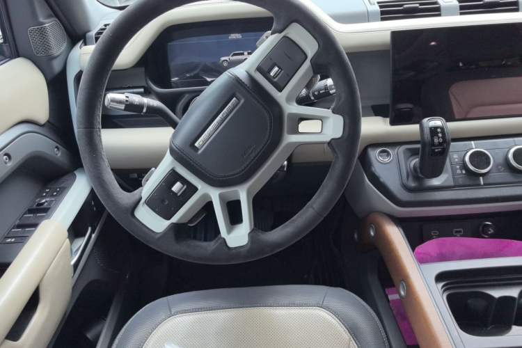 Used Land Rover Defender 2022 110 P400 X-DYNAMIC HSE Steering Wheel