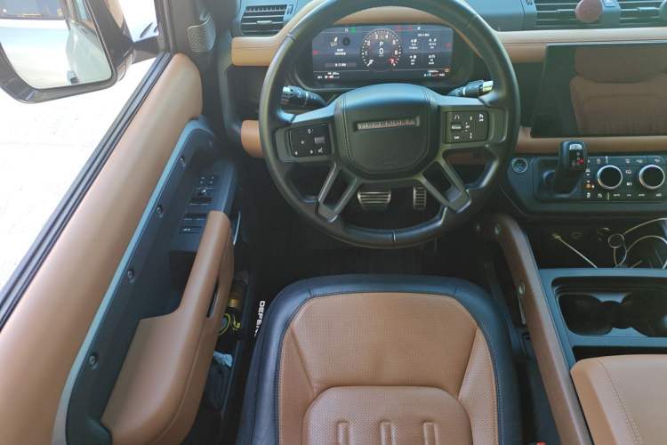 Used Land Rover Defender 2022 110 P400 X Steering Wheel