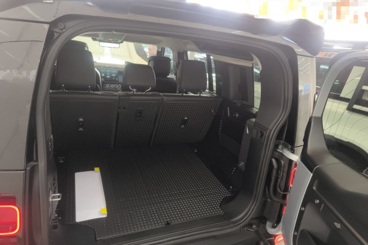 Used Land Rover Defender 2022 110 P400 Dark Edition Trunk