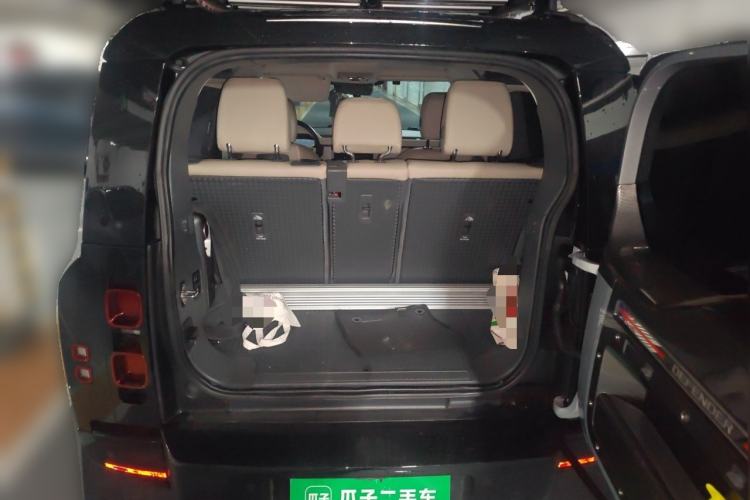 Used Land Rover Defender 2022 90 3.0T P400 XS Trunk