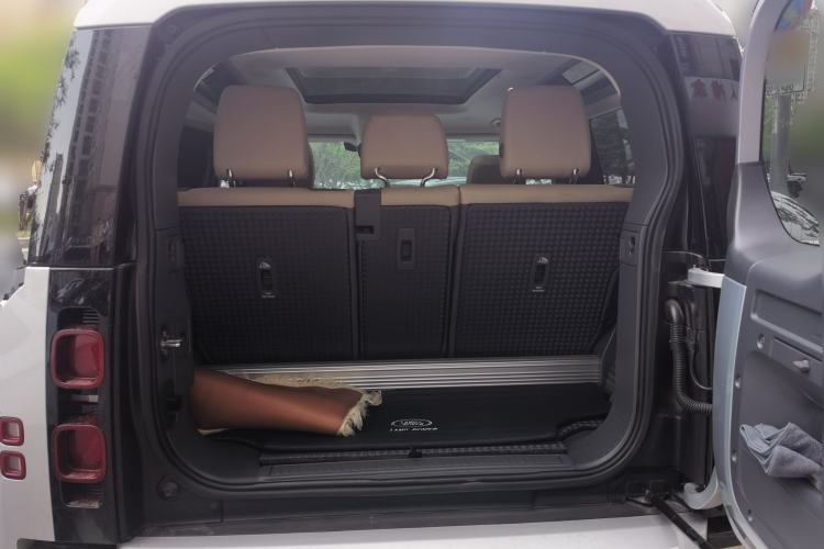 Used Land Rover Defender 2022 90 3.0T P400 XS Trunk