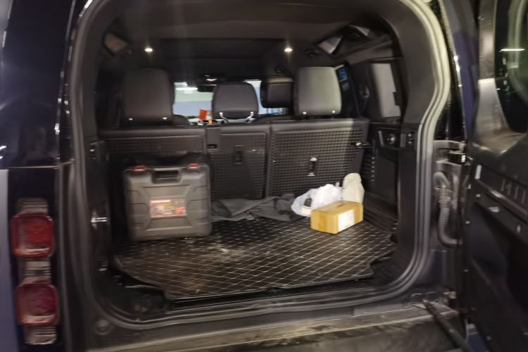 Used Land Rover Defender 2022 110 P400 X-DYNAMIC HSE Trunk