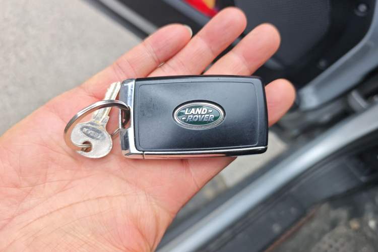 Used Land Rover Defender 2022 110 P400 Dark Edition Vehicle Key