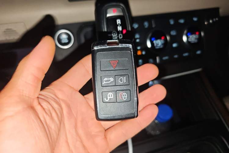 Used Land Rover Defender 2022 90 2.0T P300 Tiger-Power Ambition Edition Vehicle Key