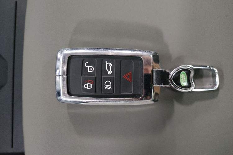 Used Land Rover Defender 2022 90 3.0T P400 XS Vehicle Key