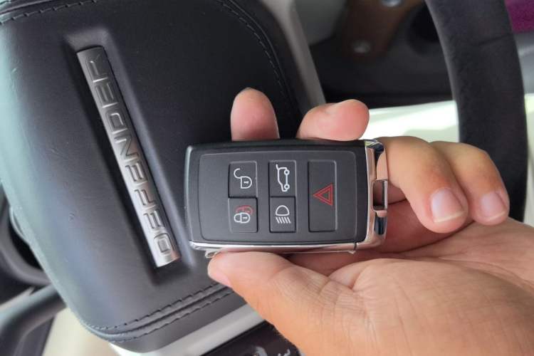 Used Land Rover Defender 2022 110 P400 X-DYNAMIC HSE Vehicle Key