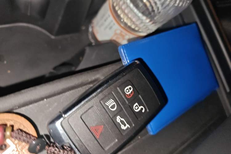 Used Land Rover Defender 2022 110 P400 X-DYNAMIC HSE Vehicle Key
