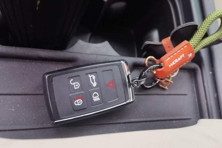 Used Land Rover Defender 2022 90 3.0T P400 XS Vehicle Key