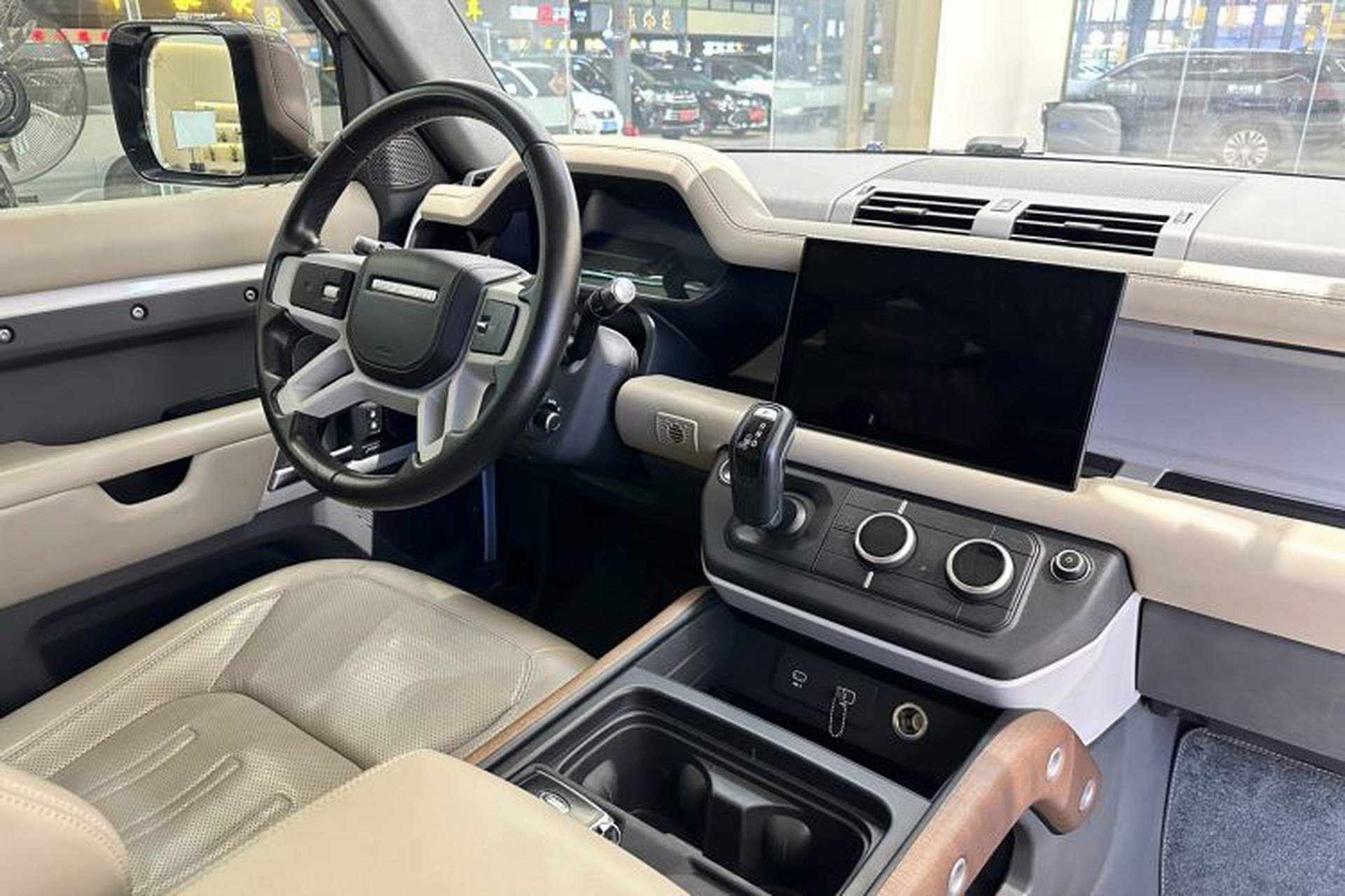 Used Land Rover Defender 2022 90 2.0T P300 Tiger-Power Ambition Edition Audio And AC Panel