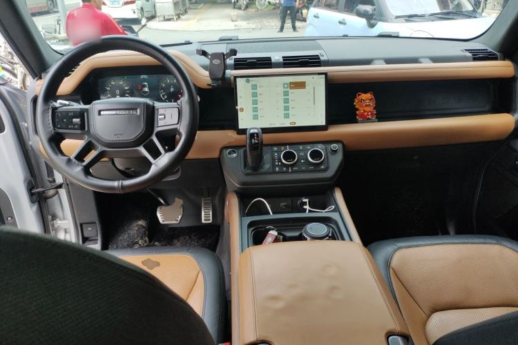 Used Land Rover Defender 2022 110 P400 X Center Console