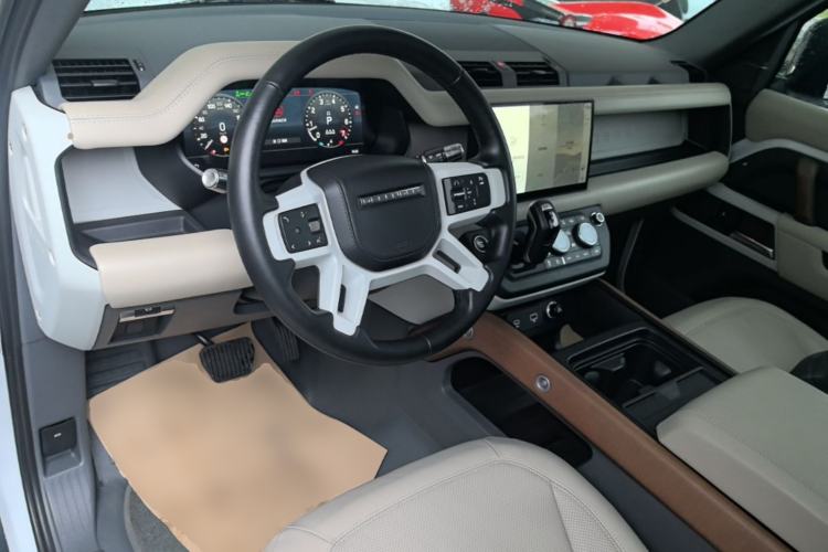 Used Land Rover Defender 2022 90 2.0T P300 Tiger-Power Ambition Edition Center Console