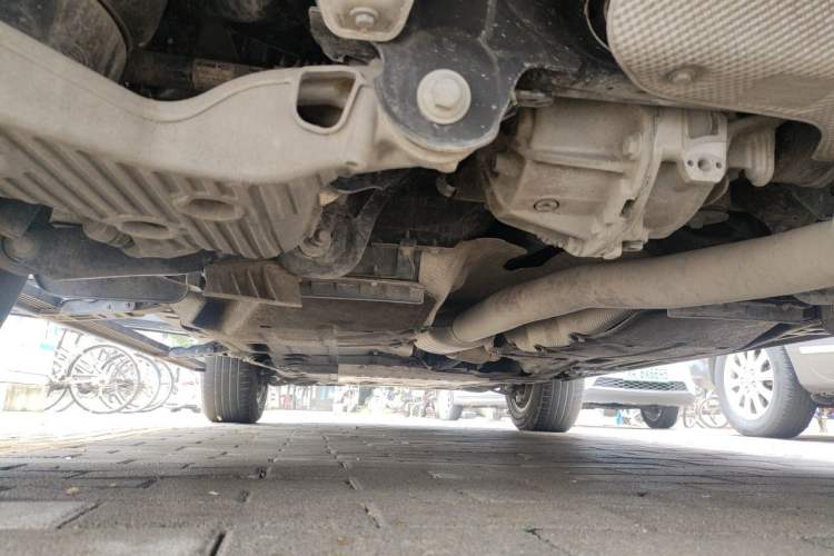 Used Land Rover Defender 2022 110 P400 X Chassis Rear