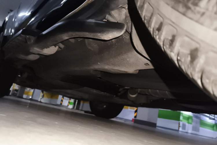Used Land Rover Defender 2022 90 2.0T P300 Tiger-Power Ambition Edition Chassis Rear Left