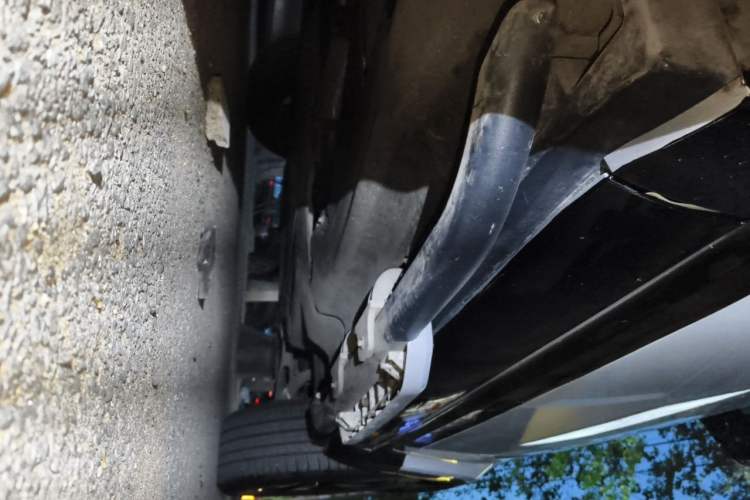 Used Land Rover Defender 2022 90 2.0T P300 Tiger-Power Ambition Edition Chassis Rear Right