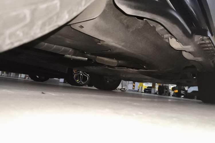 Used Land Rover Defender 2022 90 2.0T P300 Tiger-Power Ambition Edition Chassis Rear Right