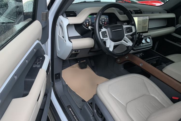 Used Land Rover Defender 2022 90 2.0T P300 Tiger-Power Ambition Edition Driver Seat