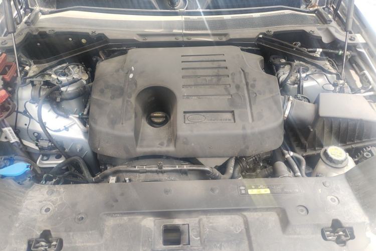 Used Land Rover Defender 2022 110 P400 X Engine Bay