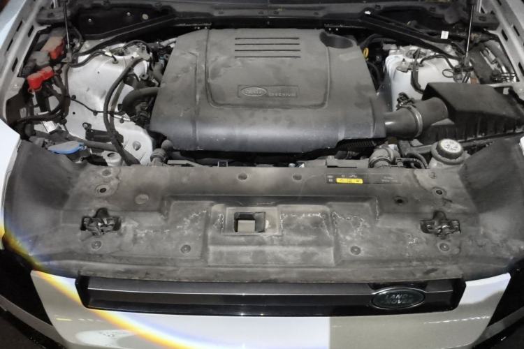 Used Land Rover Defender 2022 90 2.0T P300 Tiger-Power Ambition Edition Engine Bay