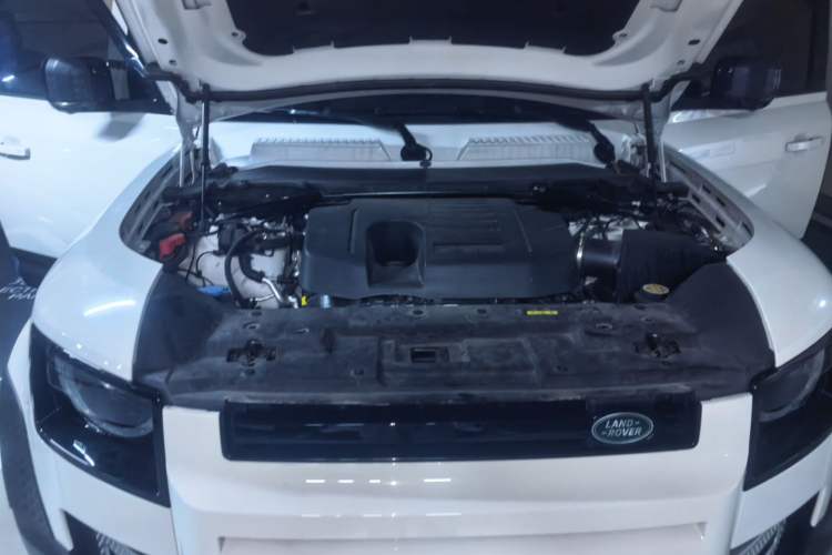 Used Land Rover Defender 2022 90 3.0T P400 Dark Edition Engine Bay
