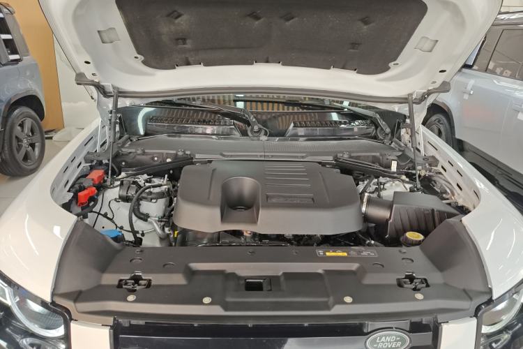 Used Land Rover Defender 2022 110 P400 Dark Edition Engine Bay