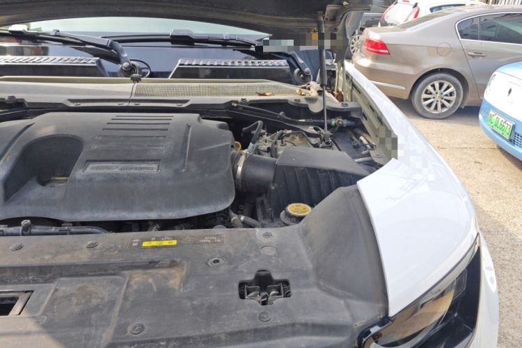 Used Land Rover Defender 2022 110 P400 X-DYNAMIC HSE Engine Bay Left