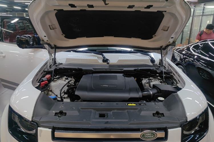 Used Land Rover Defender 2022 90 2.0T P300 Tiger-Power Ambition Edition Engine Bay