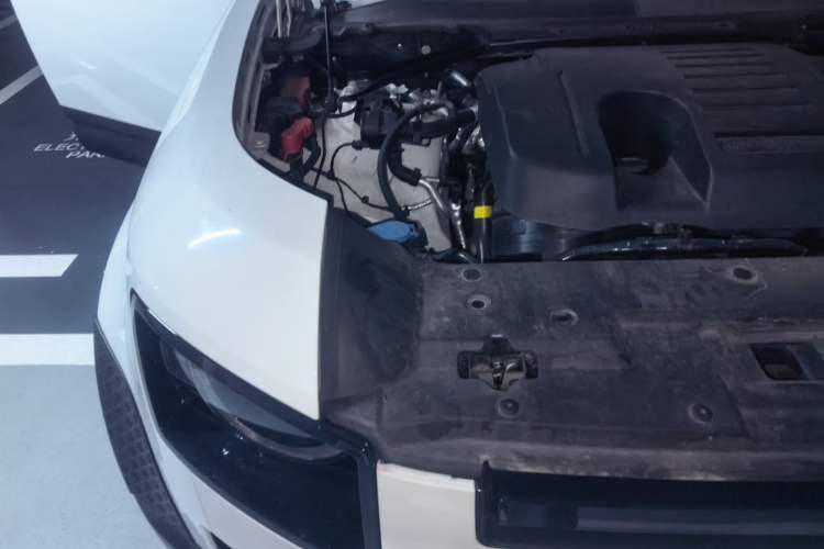 Used Land Rover Defender 2022 90 3.0T P400 Dark Edition Engine Bay Right