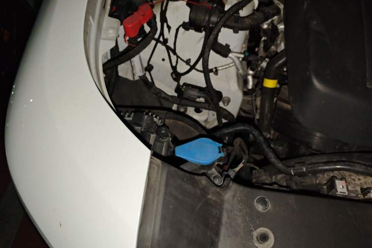 Used Land Rover Defender 2022 110 P400 X-DYNAMIC HSE Engine Bay Right