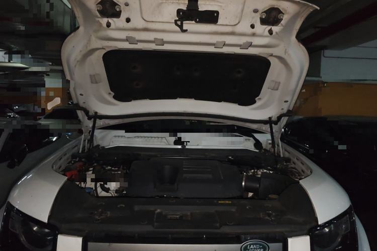 Used Land Rover Defender 2022 110 P400 X-DYNAMIC HSE Engine Bay
